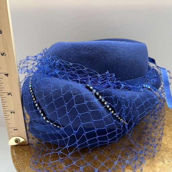 Vintage Women's Blue Mesh Veil Pillbox Fascinator Cap w/ Rhinestone Bow and Lace - Picture 12 of 15